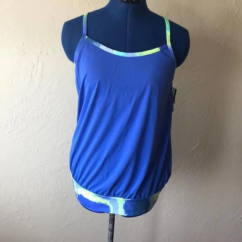 NWT Nike Built-in Bra Tank Top Size S